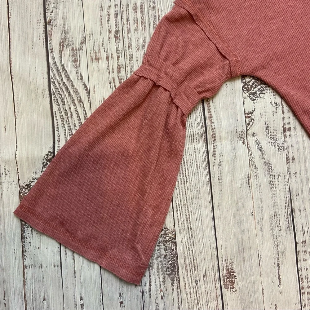 Baea Flare Sleeve Blush Thermal Top. Size XSmall NWT